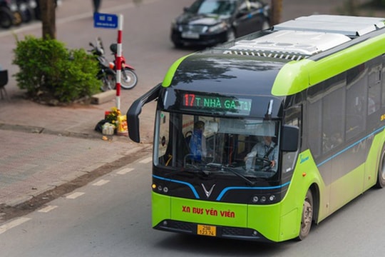 Thêm nhiều xe buýt điện lăn bánh trên đường phố Hà Nội, gồm những tuyến nào?
