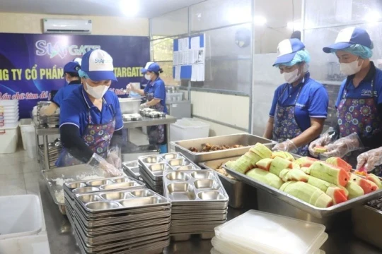 Chủ tịch Hà Nội yêu cầu bảo đảm ATTP bếp ăn bán trú trong trường học