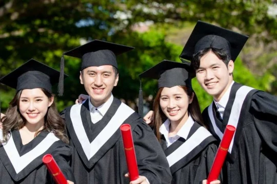 Tuyển sinh đi học tại Ba Lan năm 2026