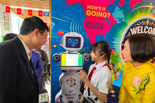 Khai trương English Zone tại Trường THCS Thành Công