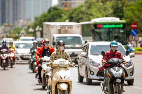 Dự báo thời tiết ngày 3/4: Bắc Bộ mưa dông về chiều tối, Nam Bộ nắng nóng