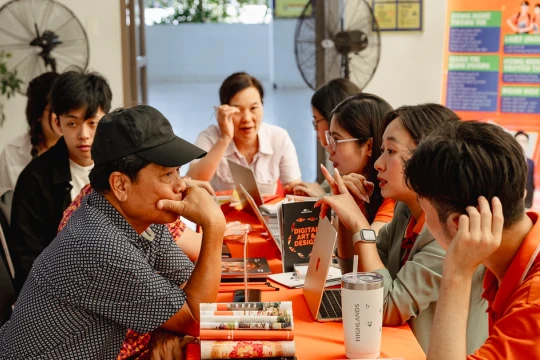 Đối thoại với tương lai trước ngưỡng cửa đại học