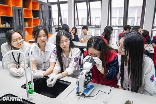 Thứ hạng các trường THPT Hà Nội "đổi chỗ" qua 2 kỳ thi thử tốt nghiệp