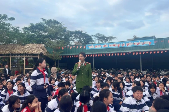 Xây dựng trường học không khói thuốc: Ngăn chặn từ sớm, từ xa