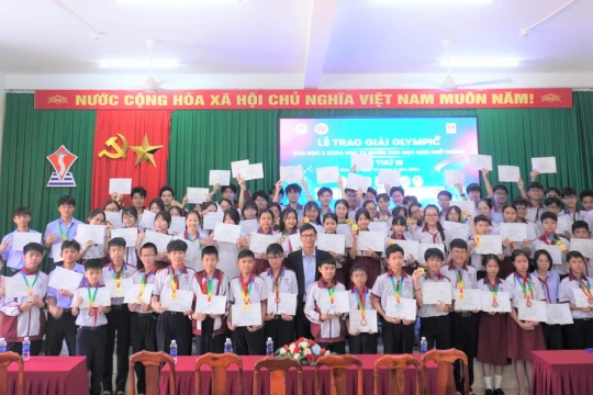 Học sinh Đông Du khẳng định vị thế tại Kỳ thi Olympic Hóa học và Khoa học