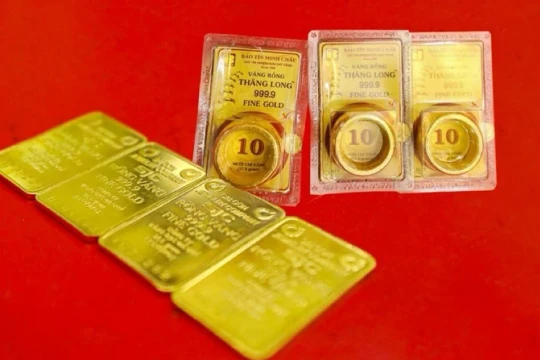 Giá vàng ngày 4/4: Trong nước tăng giá, thế giới giữ nguyên