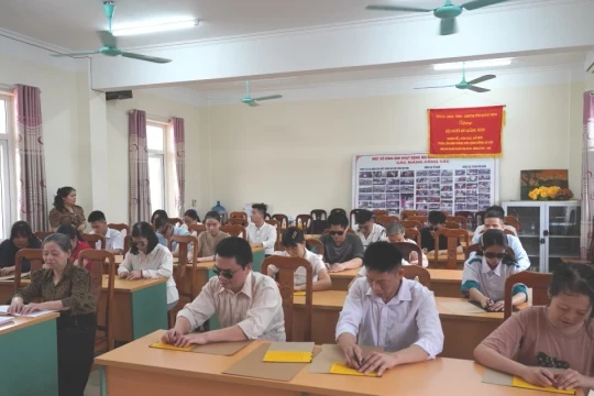 22 người mù ở Quảng Ninh thi đọc nhanh, viết nhanh chữ nổi