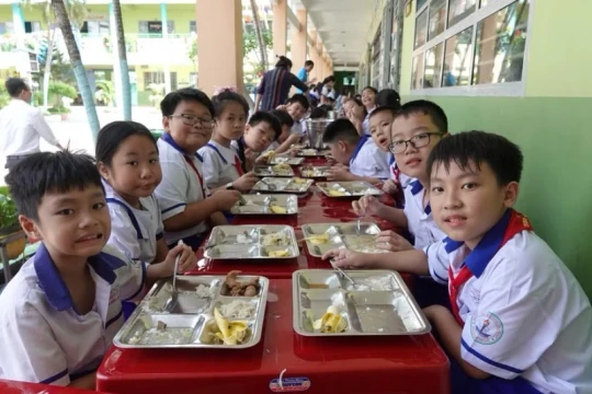 Bộ GD&ĐT yêu cầu siết chặt an toàn thực phẩm trường học