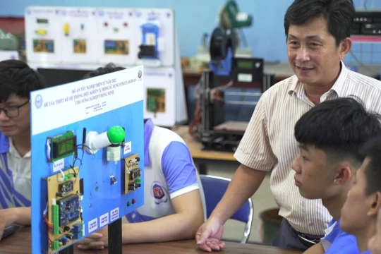 Hành lang pháp lý kích hoạt nguồn lực nhà giáo sau nghỉ hưu và thỉnh giảng