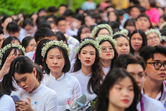 Top những trường THPT có điểm chuẩn lớp 10 khó vào nhất TPHCM