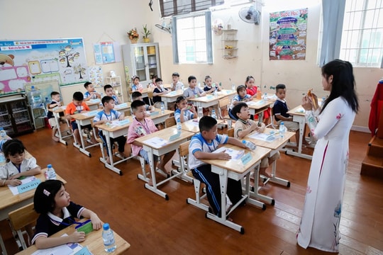 Giáo viên nghỉ hè 8 tuần hưởng nguyên lương và phụ cấp