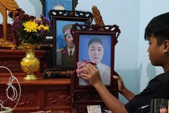 Cám cảnh cậu học trò lớp 6 sống cảnh mồ côi cha, mẹ bỏ đi biệt xứ