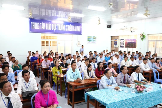 Gần 100 thí sinh ở Cà Mau tham dự Hội thi cán bộ quản lý giỏi cấp Tiểu học