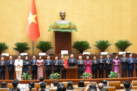 Thông cáo báo chí ngày làm việc đầu tiên của Kỳ họp thứ Nhất, Quốc hội khóa XVI