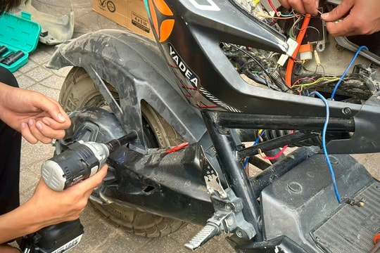 Choáng với việc biến xe điện thành “quái thú tốc độ” của học sinh