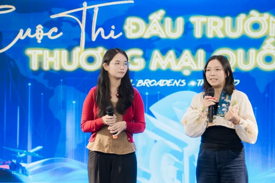 Sinh viên 'lăn xả' cùng doanh nghiệp tại Đấu trường Thương mại Quốc tế 2026