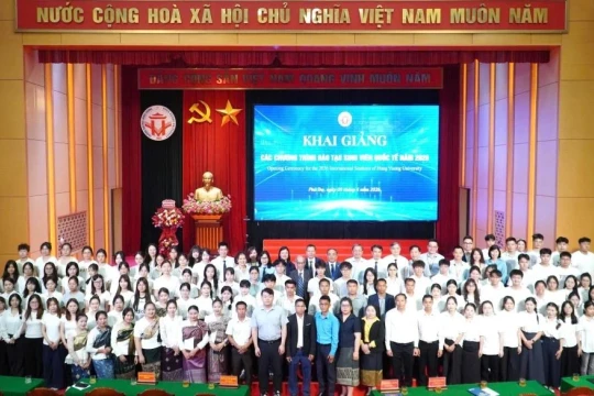 Gần 100 sinh viên quốc tế nhập học tại Trường Đại học Hùng Vương