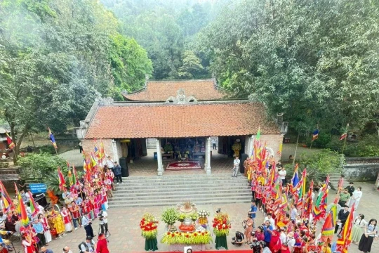 Tưng bừng khai hội Đền Bà Triệu