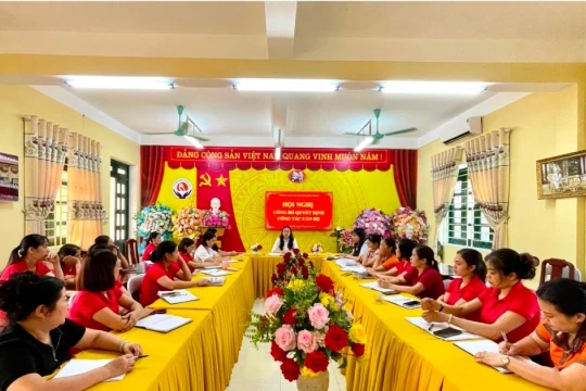 Đình chỉ Hiệu trưởng vụ phát hiện thực phẩm bị mốc trong bếp ăn trường học