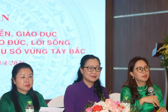 Thứ trưởng Nguyễn Thị Quyên Thanh: Xây dựng thế hệ trẻ ‘vừa hồng vừa chuyên’