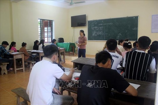 Chuẩn hoá đội ngũ giáo viên cơ sở giáo dục thường xuyên theo Thông tư mới