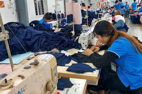 Hoán đổi ngày nghỉ dịp Giỗ Tổ Hùng Vương, 30/4 sao mới đúng quy định?