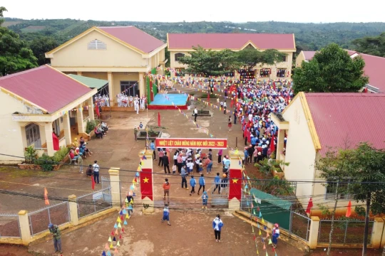 Mạng lưới trường nội trú liên cấp vùng biên