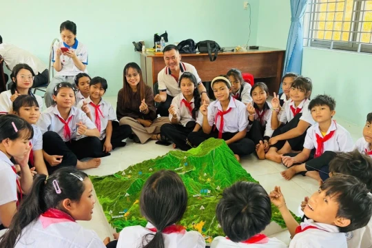 Những 'cột mốc mềm' nơi biên cương: Ngôi nhà thứ hai