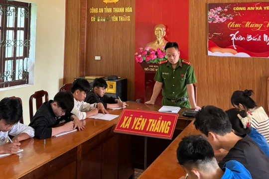 Lớp học đặc biệt ngày chủ nhật: Từ câu chuyện đời thường đến bài học pháp luật