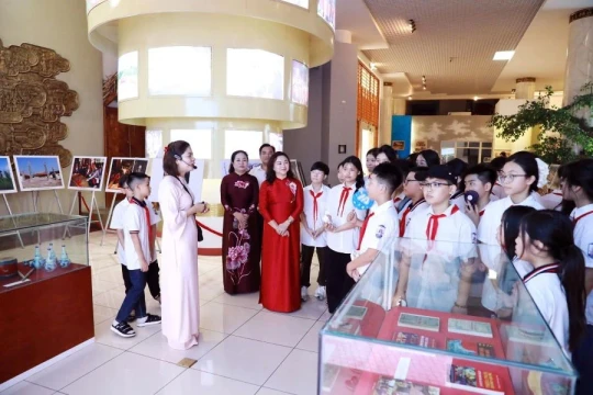 Cầu nối để học sinh ‘chạm’ vào di sản Hùng Vương