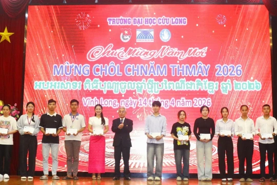 Rộn ràng tết Chôl Chnăm Thmây tại Trường Đại học Cửu Long