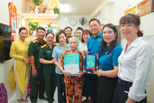 Chuyến bay màu xanh - Tri ân quá khứ, lan tỏa giá trị bình đẳng giới