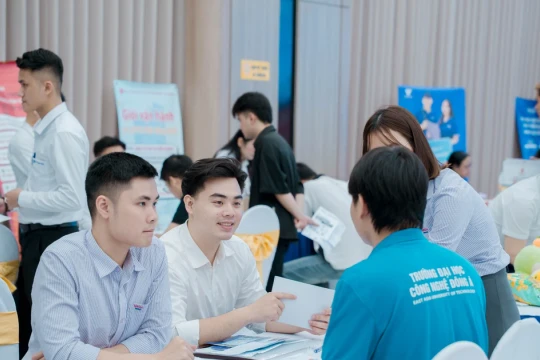 Festival tuyển dụng EAUT 2026 mở rộng cơ hội việc làm cho sinh viên