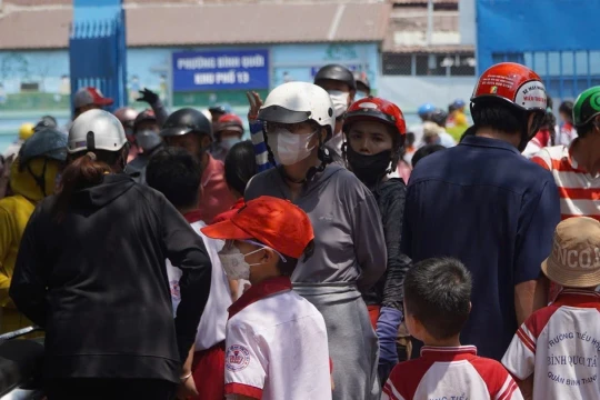 Chỉ đạo của Phó Chủ tịch UBND TPHCM sau vụ nghi ngờ ngộ độc hơn 200 học sinh