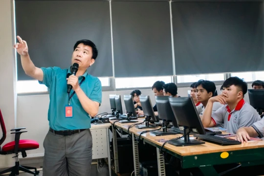 Nhiều trường đại học mạnh tay 'chiêu hiền', chi cả nửa tỷ đồng đối với giáo sư