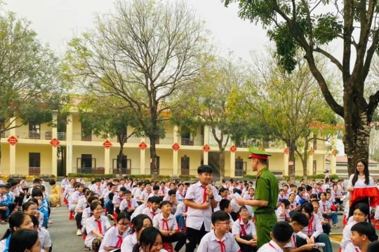 Xây dựng trường học không khói thuốc: Gia đình - 'Hàng rào' quan trọng