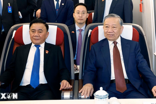 Tổng Bí thư, Chủ tịch nước Tô Lâm rời Bắc Kinh tới thăm Nam Ninh bằng tàu cao tốc