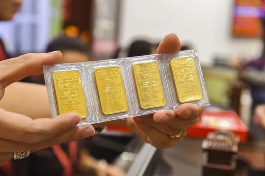 Giá vàng ngày 16/4: Vàng trong nước nhiều biến động, vàng thế giới tăng