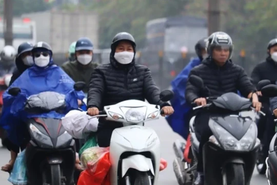 Dự báo thời tiết 17/4: Bắc Bộ mưa dông, Nam Bộ nắng nóng