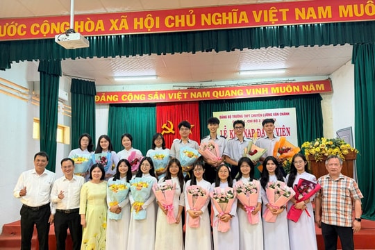 Nhiều học sinh ưu tú được kết nạp Đảng khi còn ngồi trên ghế nhà trường