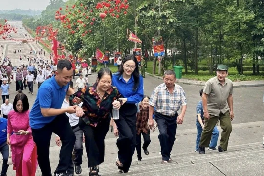 Sắc xanh tình nguyện đồng hành Lễ hội Đền Hùng 2026