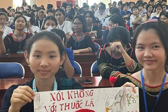 Xây dựng lối sống lành mạnh không khói thuốc cho học sinh nội trú