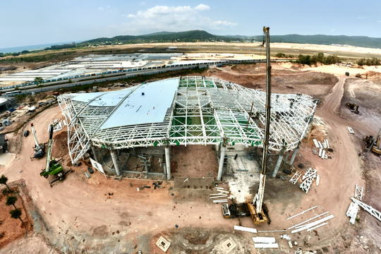 Cận cảnh công trường dự án mở rộng sân bay Phú Quốc phục vụ APEC 2027