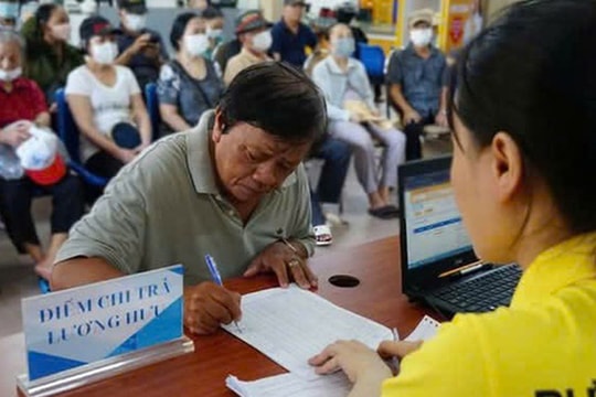 Người hưởng lương hưu mong nhận chế độ trước kỳ nghỉ lễ 30/4