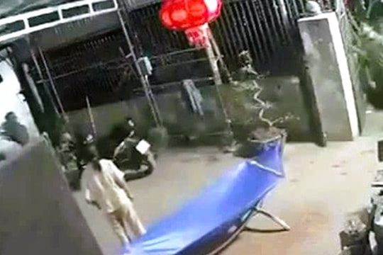 Một trưởng thôn bị đâm tử vong