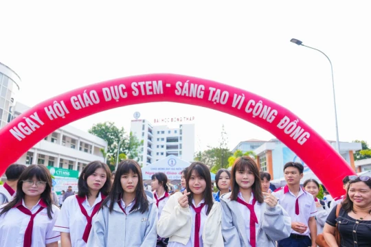 Giáo viên, học sinh ĐBSCL trải nghiệm Ngày hội Giáo dục STEM