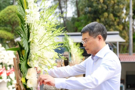 Thủ tướng Lê Minh Hưng dâng hương tại Khu di tích Ngã ba Đồng Lộc