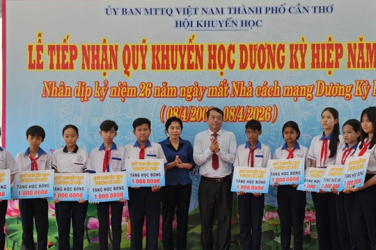Cần Thơ tiếp nhận gần nửa tỷ đồng vào Quỹ học bổng Dương Kỳ Hiệp