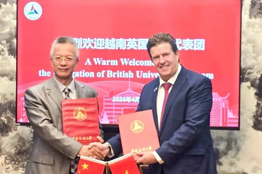 Loạt cơ sở giáo dục đại học 'bắt tay' mở rộng hợp tác chiến lược với Trung Quốc