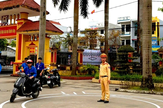 Tăng cường giáo dục an toàn giao thông trong trường học Hưng Yên